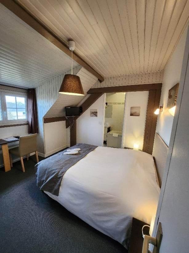Logis Auberge Des Aulnettes Herouville-Saint-Clair Exterior photo